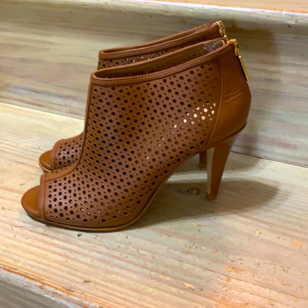 Banana Republic Brown PeepToe booties